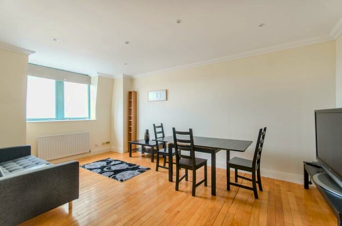 2 Bedroom Flat To Rent In Shoot Up Hill, Brondesbury, London, NW2