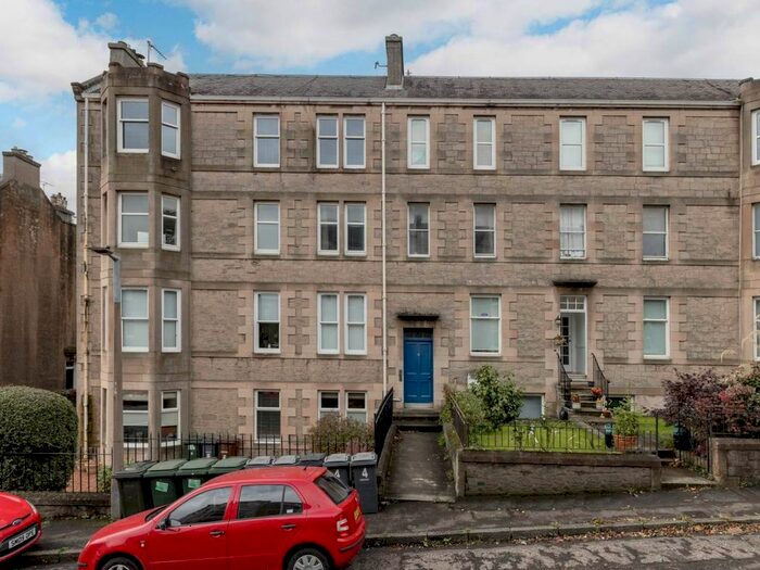 2 Bedroom Flat To Rent In Western Place, Murrayfield, Edinburgh, EH12