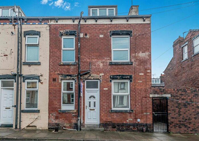 2 Bedroom Terraced House For Sale In Claremont Terrace, Armley, Leeds, LS12