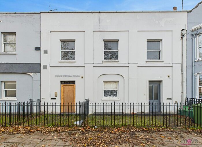 2 Bedroom Flat For Sale In Selkirk Street, Cheltenham, GL52