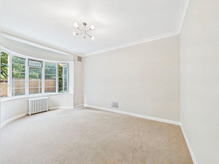 1 Bedroom Flat To Rent In Langham Court, Raynes Park, SW20