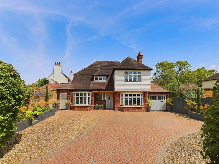 4 Bedroom Detached House To Rent In Scotts Avenue, BR2