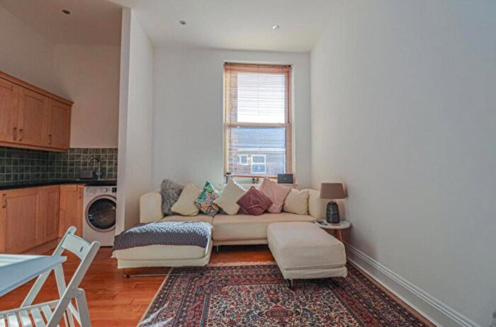 1 Bedroom Flat To Rent In Clarence Parade, Southsea, Hampshire, PO5