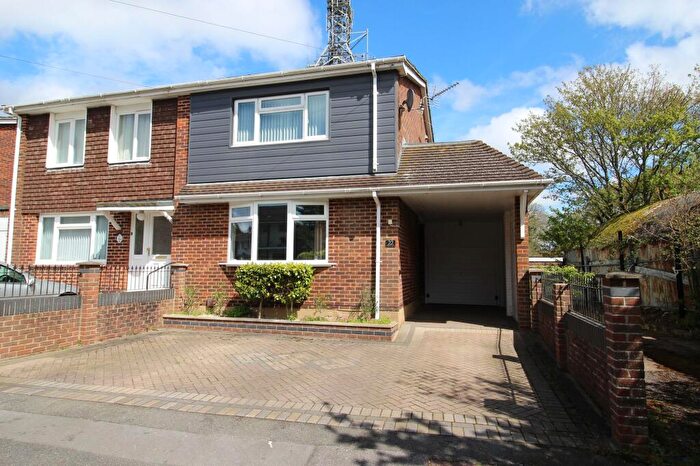 3 Bedroom Semi Detached House For Sale In Simon Way, Southampton, SO18