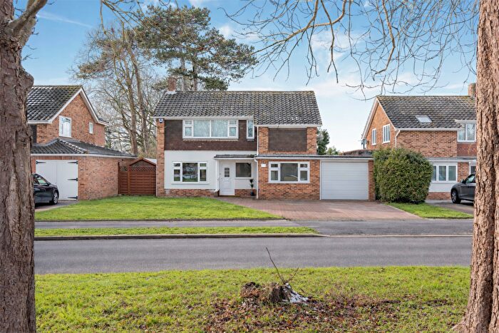 4 Bedroom Detached House For Sale In Peppard Road, Emmer Green, Reading, RG4