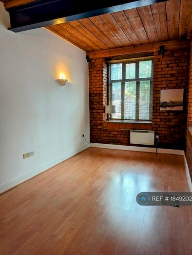 2 Bedroom Flat To Rent In Cambridge Street, Manchester, M1