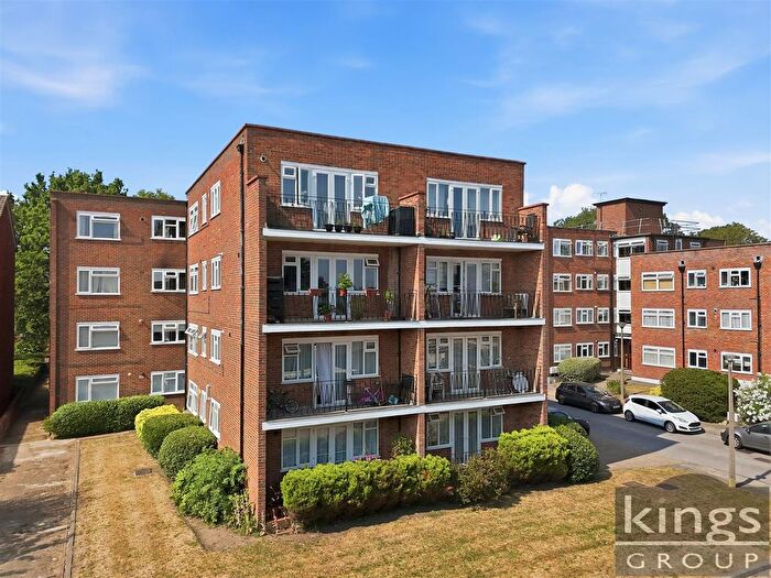 2 Bedroom Flat For Sale In Chase Side, London, N14