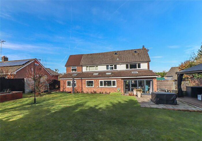 4 Bedroom Detached House For Sale In Halcyon Drive, Thruxton, Andover, Hampshire, SP11