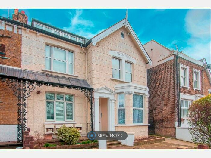 2 Bedroom Flat To Rent In Lewisham Road, London, SE13