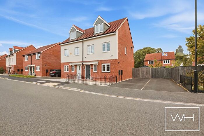 3 Bedroom Semi-Detached House For Sale In Clover Street, Woodlands, Doncaster, DN6