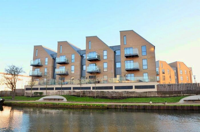 2 Bedroom Flat For Sale In Kiln Lodge, Trout Road, West Drayton, UB7
