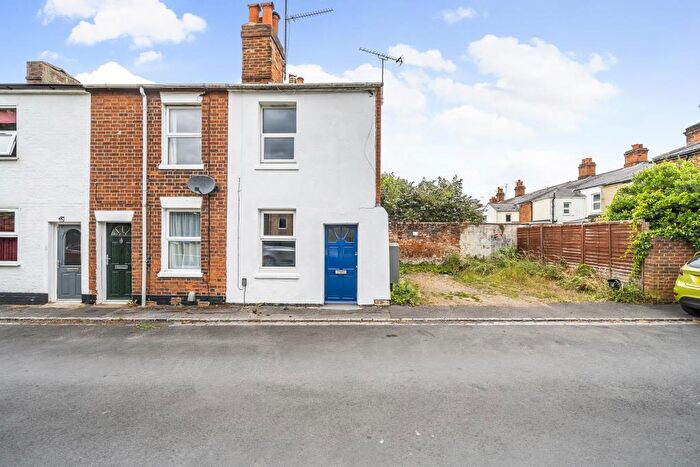 2 Bedroom End Of Terrace House To Rent In Western Road, Reading, RG1
