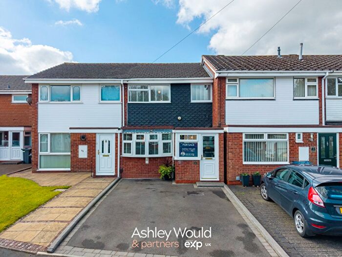 3 Bedroom Terraced House For Sale In Pinewood Drive, Birmingham, B32