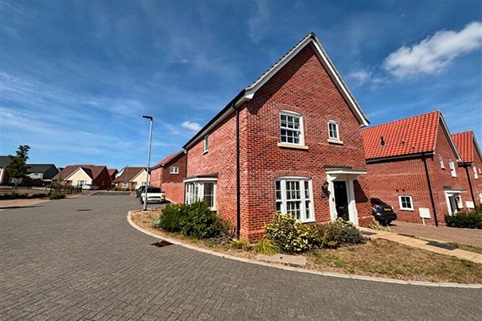 3 Bedroom House For Sale In Primrose Drive, Acle, Norwich, NR13