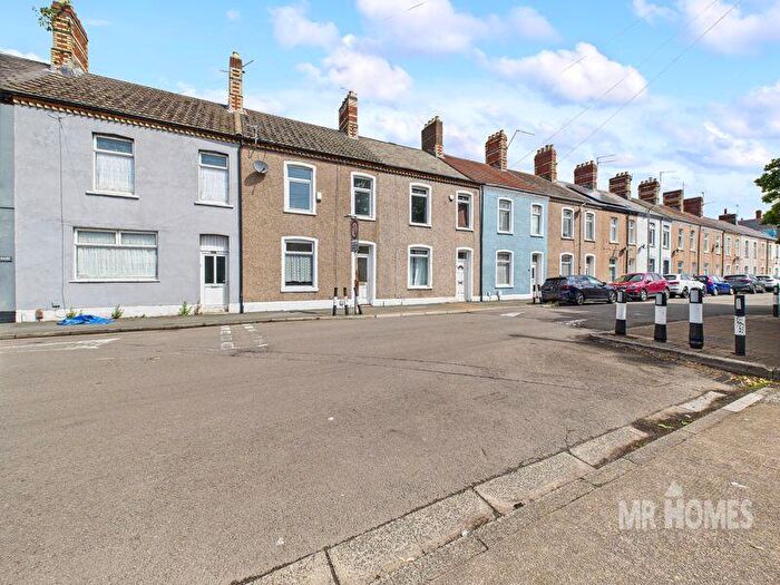 4 Bedroom Terraced House For Sale In Bromsgrove Street, Grangetown, Cardiff, CF11