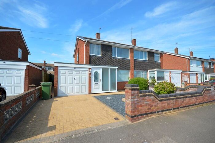 3 Bedroom Semi-Detached House For Sale In Shire Road, Corby, NN17