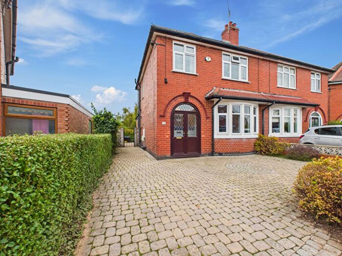 3 Bedroom Semi-Detached House For Sale In South Drive, Chaddesden, DE21
