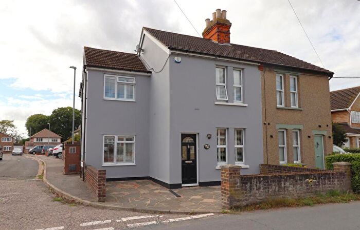 4 Bedroom Semi-Detached House For Sale In Daws Heath Road, Daws Heath, Benfleet, SS7