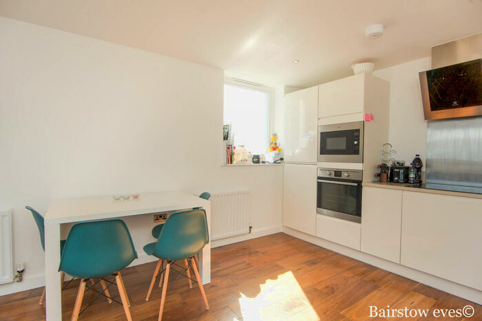 2 Bedroom Apartment To Rent In Mallard Point, Rainhill Way, E3