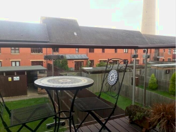 2 Bedroom Flat To Rent In Far End, Northampton, NN5