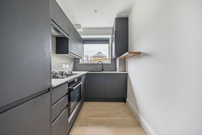 1 Bedroom Flat To Rent In High Wigsell, Twickenham Road, Teddington, TW11