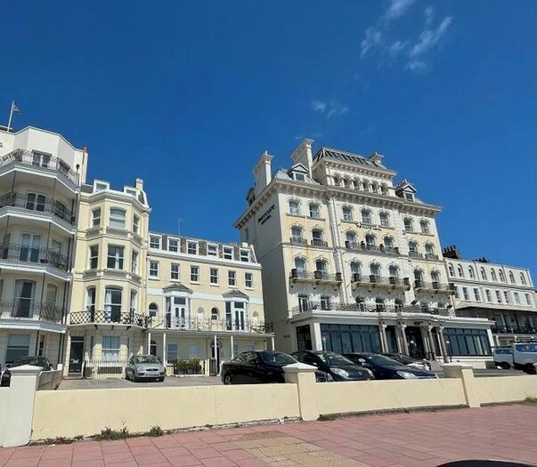 2 Bedroom Flat To Rent In Kings Road, Brighton, BN1