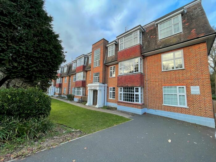 4 Bedroom Flat To Rent In Surrey Road, Bournemouth, BH4