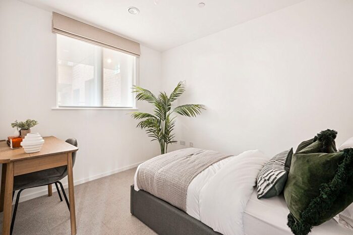 2 Bedroom Flat For Sale In " Bedroom Duplex" At Silvermere Drive, Stonehill Business Park, London, N18