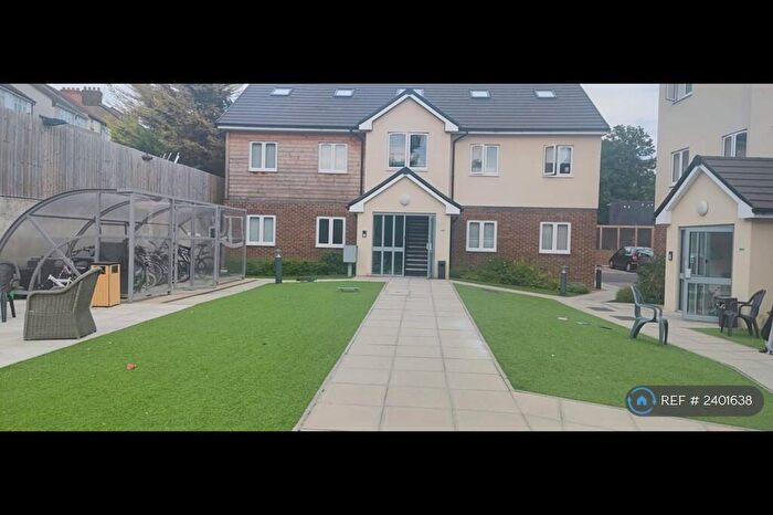 2 Bedroom Flat To Rent In Alice Court, Luton, LU2