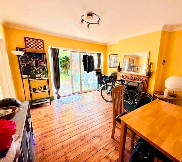 4 Bedroom Property To Rent In Tottenham Road, London, N1