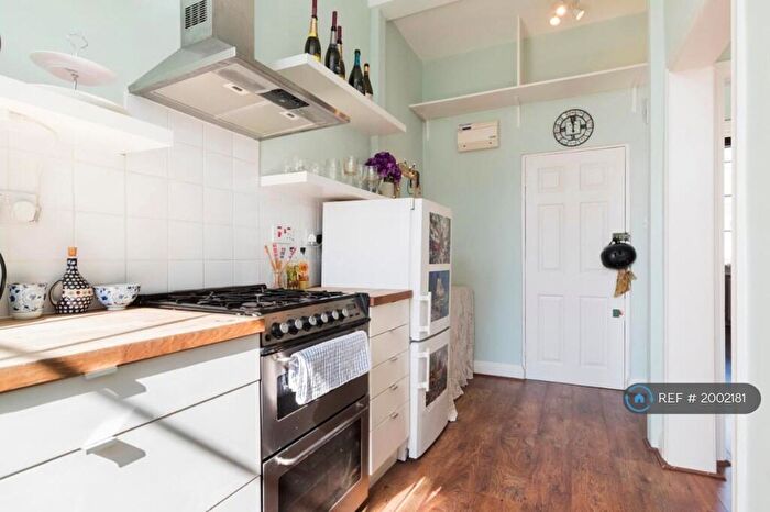 1 Bedroom Flat To Rent In Richmond Road, London, E8
