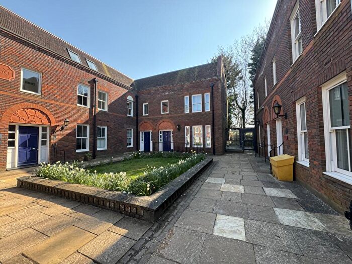 2 Bedroom Apartment To Rent In Oxford Road, Aylesbury, HP19