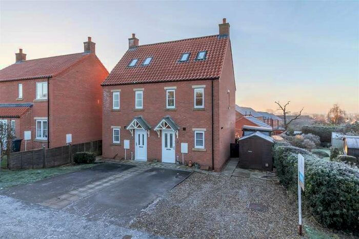 3 Bedroom Semi-Detached House For Sale In Pickering, YO18