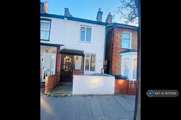 2 Bedroom End Of Terrace House To Rent In Elmers Road, London, SE25