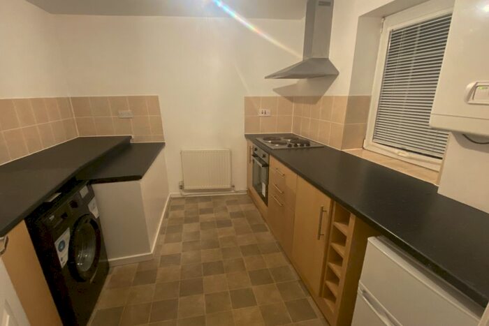 2 Bedroom Flat To Rent In Holme Lodge, Carlton, Nottingham, NG4