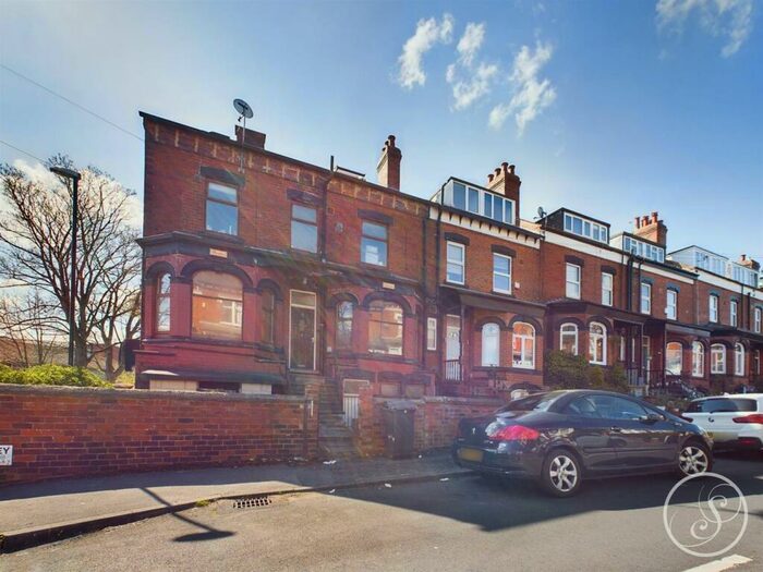 1 Bedroom Flat To Rent In Methley Mount, Leeds, LS7