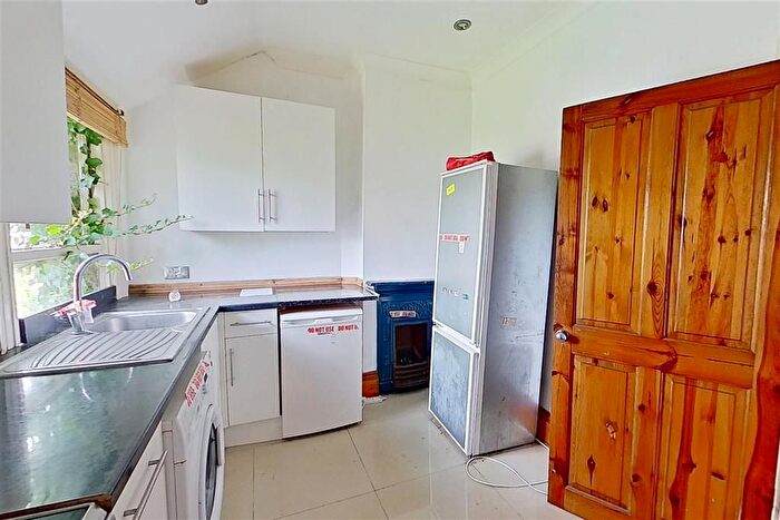 2 Bedroom Block Of Flats For Sale In High Ridge Road, Hemel Hempstead, HP3