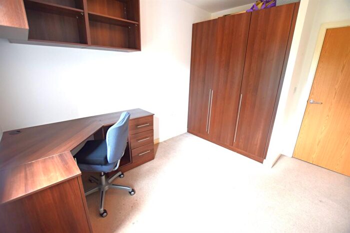 2 Bedroom Apartment To Rent In Houseman Crescent, Manchester, M20