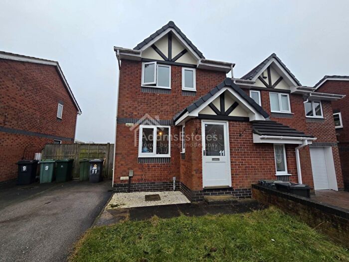 2 Bedroom Semi Detached House To Rent In Stone Dean Court, Heckmondwike, WF16