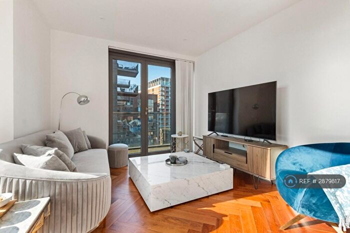 2 Bedroom Flat To Rent In New Union Square, London, SW11
