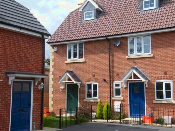 3 Bedroom Property To Rent In Old Dairy Close, Swindon SN2