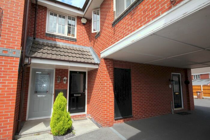 2 Bedroom Flat To Rent In Crocus Gardens, New Bold, St. Helens, WA9