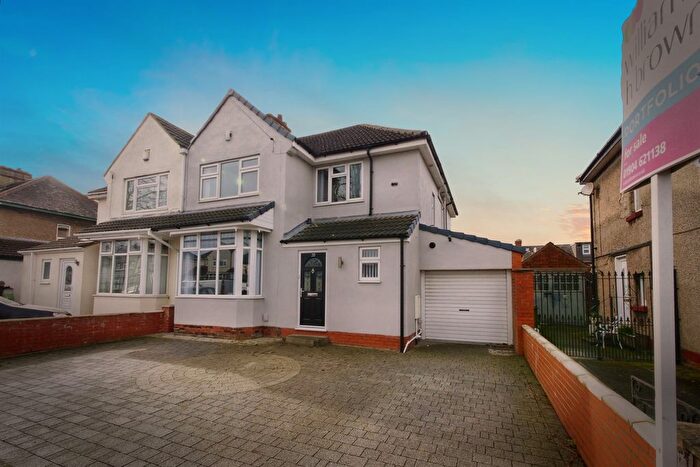 4 Bedroom Semi Detached House For Sale In Fifth Avenue, York, YO31