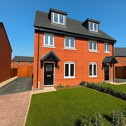3 Bedroom Semi-detached House To Rent In Robin Crescent, Crewe, CW2