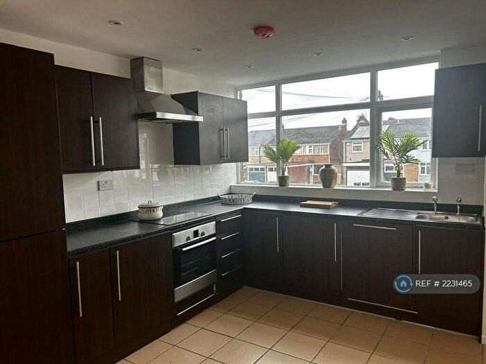 3 Bedroom Flat To Rent In Branstree Drive, Coventry, CV6