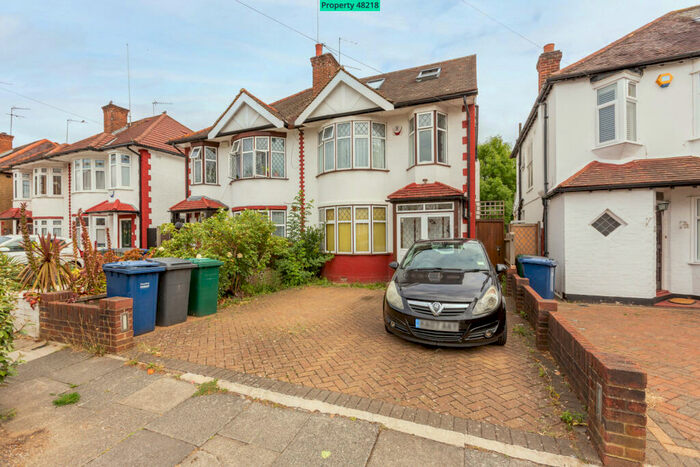5 Bedroom Semi-Detached House To Rent In Pymmes Green Road, London, N11