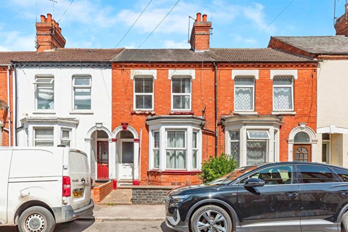 3 Bedroom Terraced House For Sale In Oliver Street, Northampton, NN2