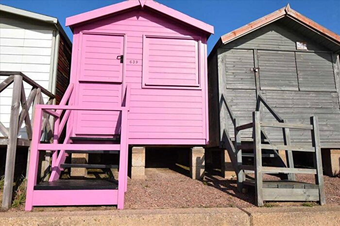 Chalet For Sale In High Wall, Frinton On Sea, Frinton On Sea, CO13