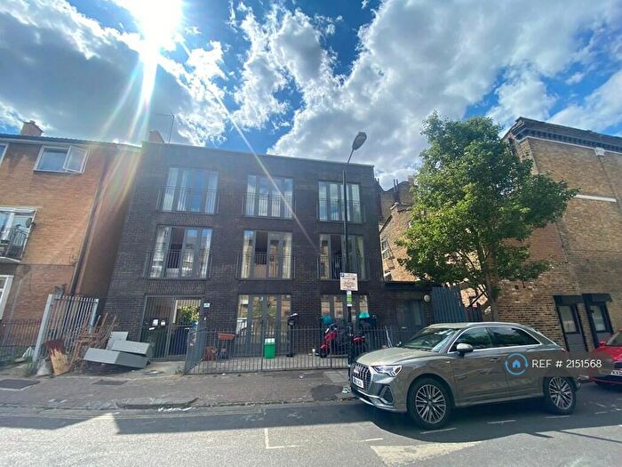 2 Bedroom Flat To Rent In Shenley Road, London, SE5