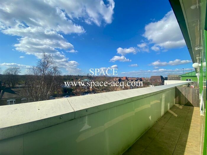 4 Bedroom Flat To Rent In Tower Point, Sydney Road, Enfield, EN2